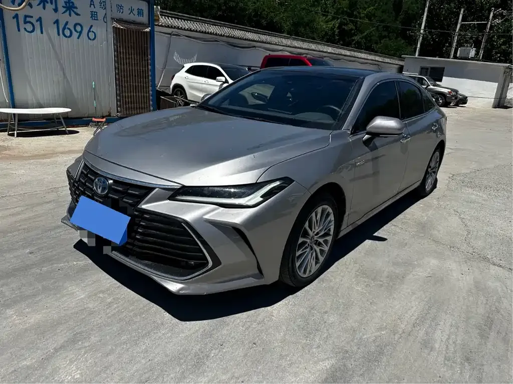 Toyota Avalon — фото 1