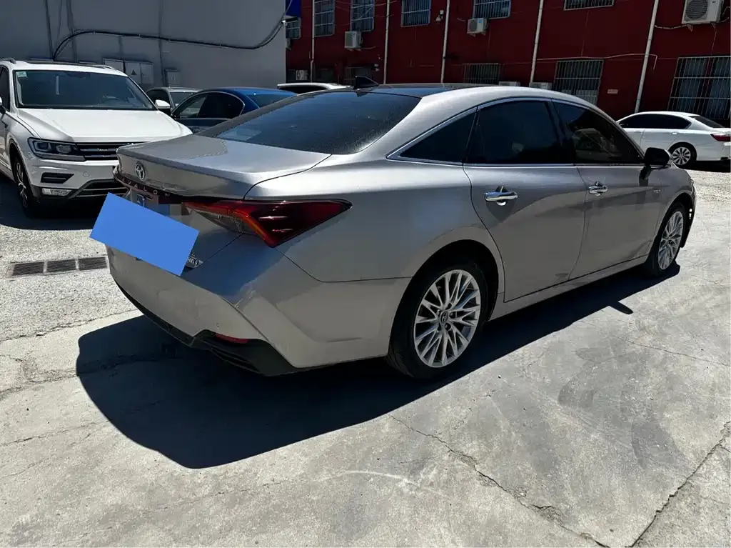 Toyota Avalon — фото 2