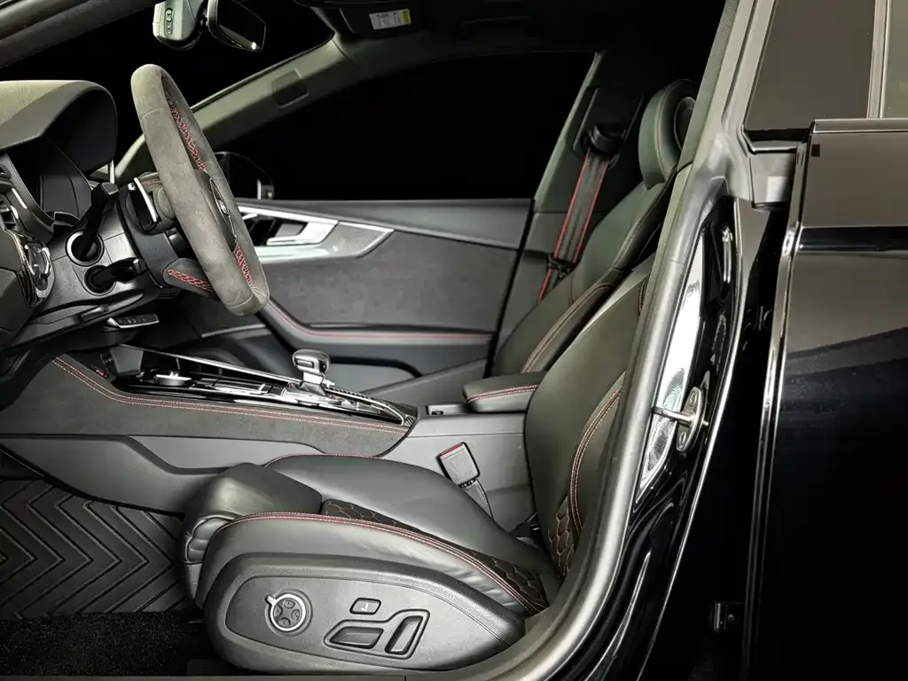 Audi RS 5 2023 из CN, фото 8
