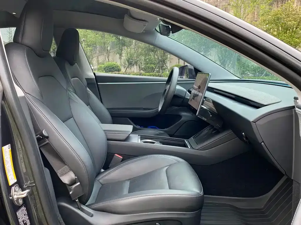Tesla Model 3 — фото 2
