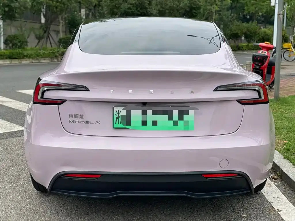 Tesla Model 3 — фото 3