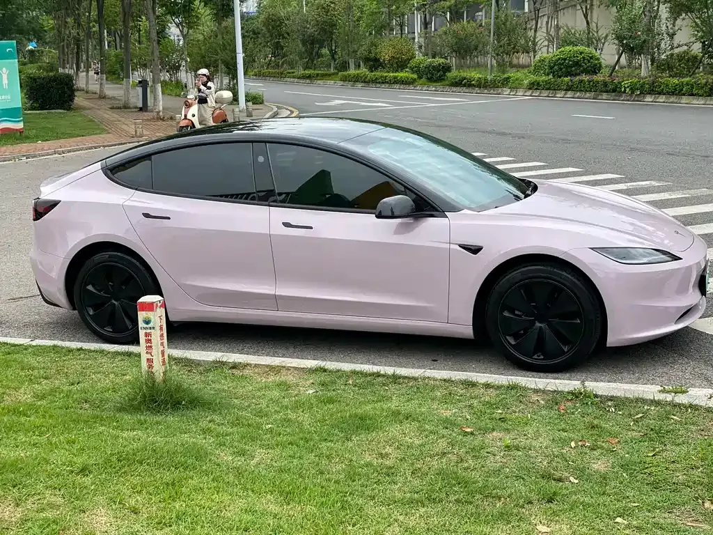 Tesla Model 3 — фото 10