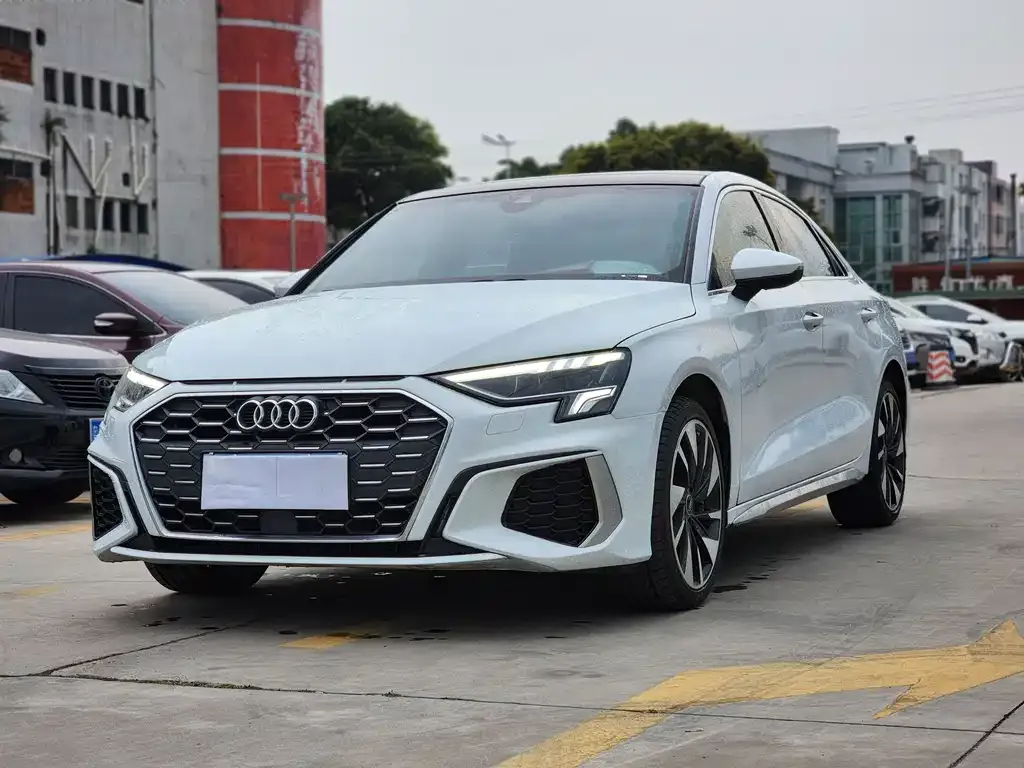Audi A3 — фото 1