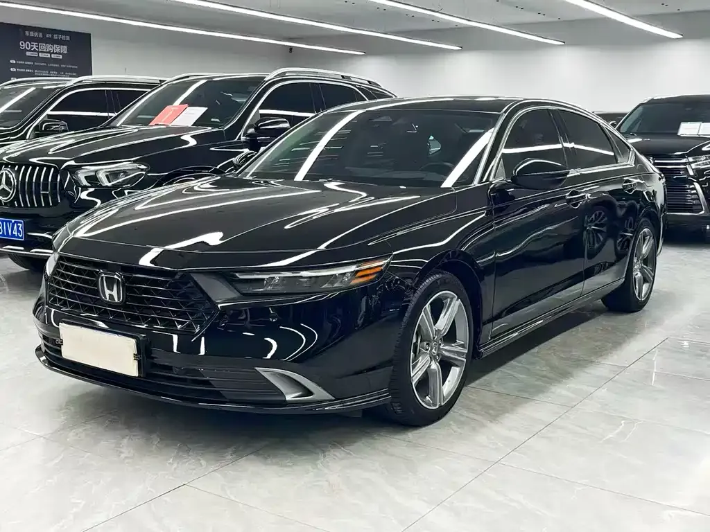 Honda Accord — фото 1