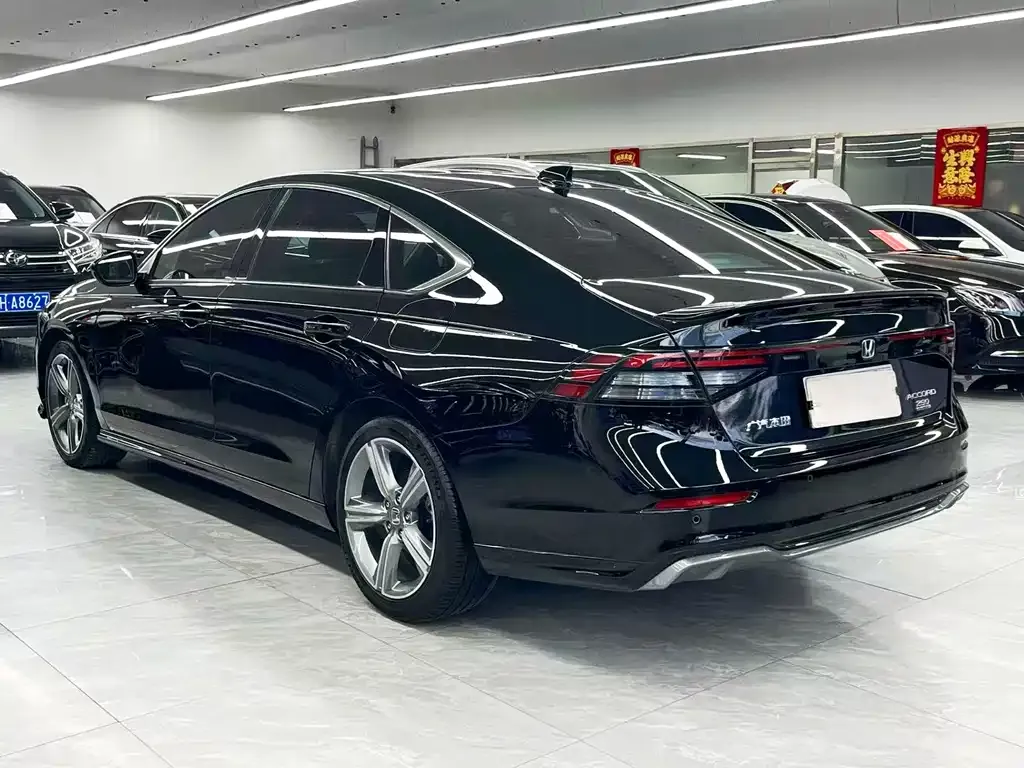 Honda Accord — фото 3