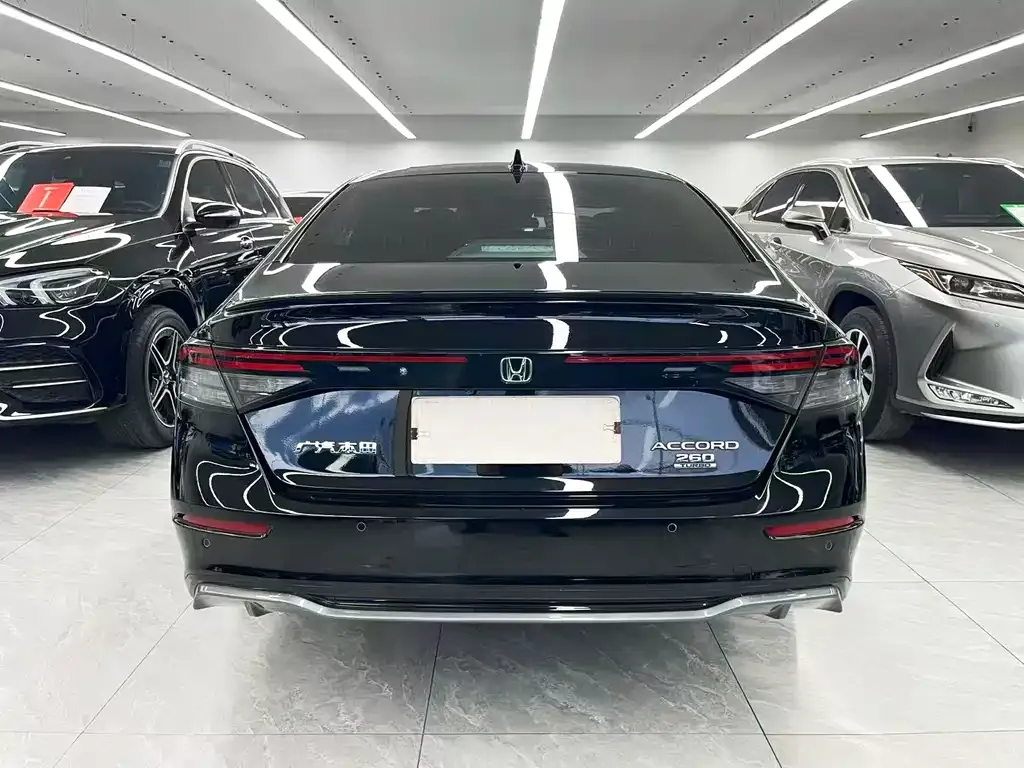 Honda Accord — фото 6