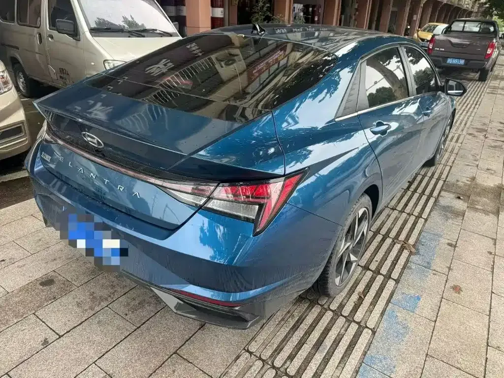 Hyundai Elantra — фото 9