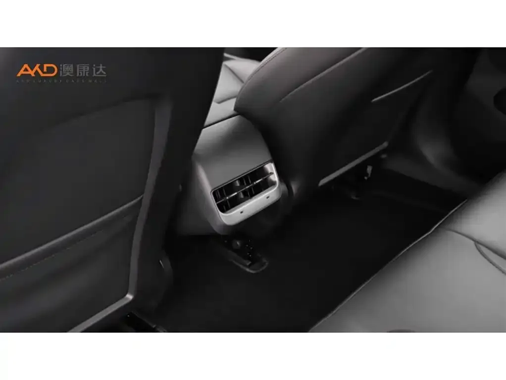 Tesla Model 3 — фото 3