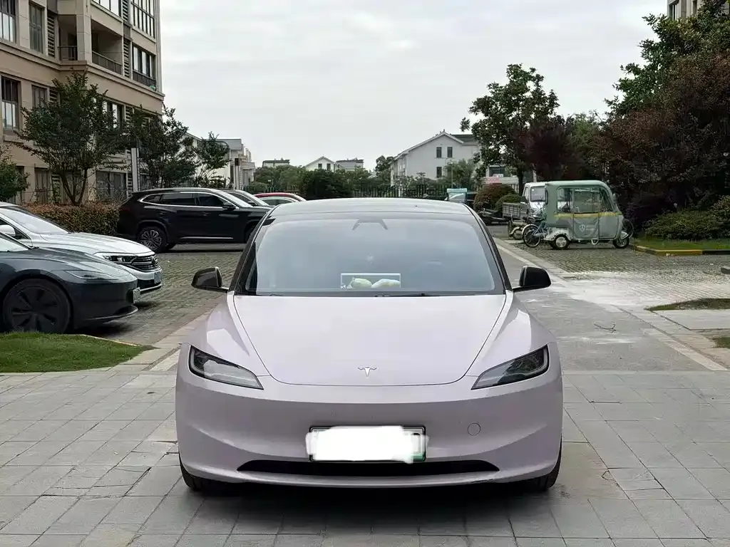 Tesla Model 3 — фото 8