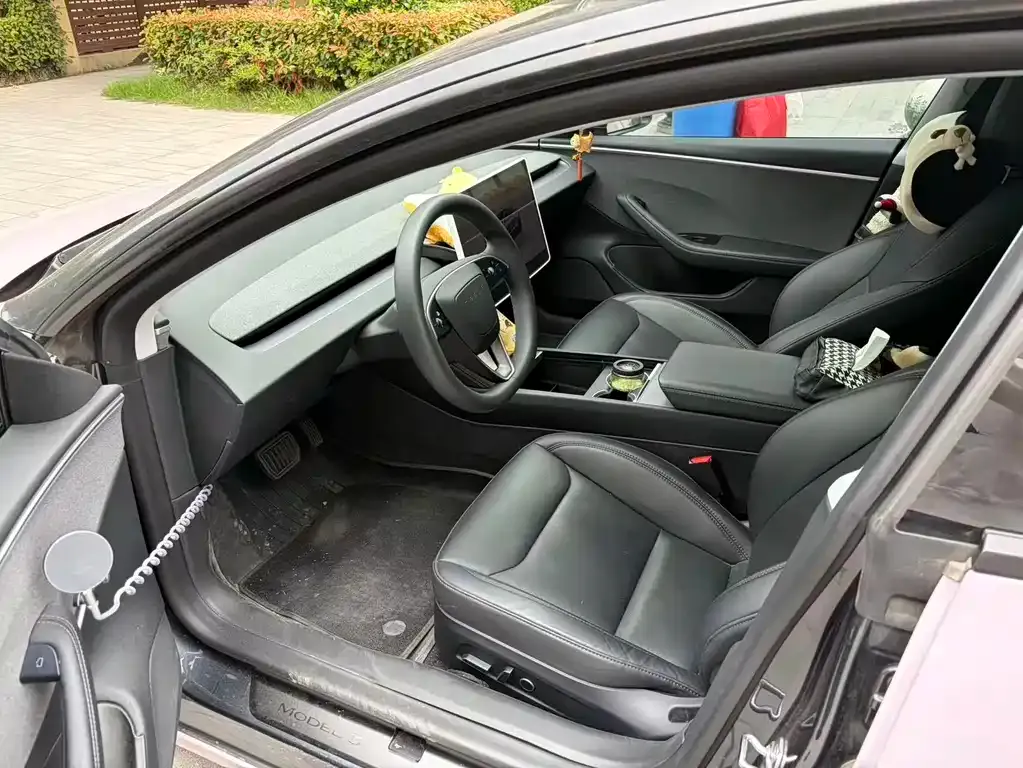 Tesla Model 3 — фото 3
