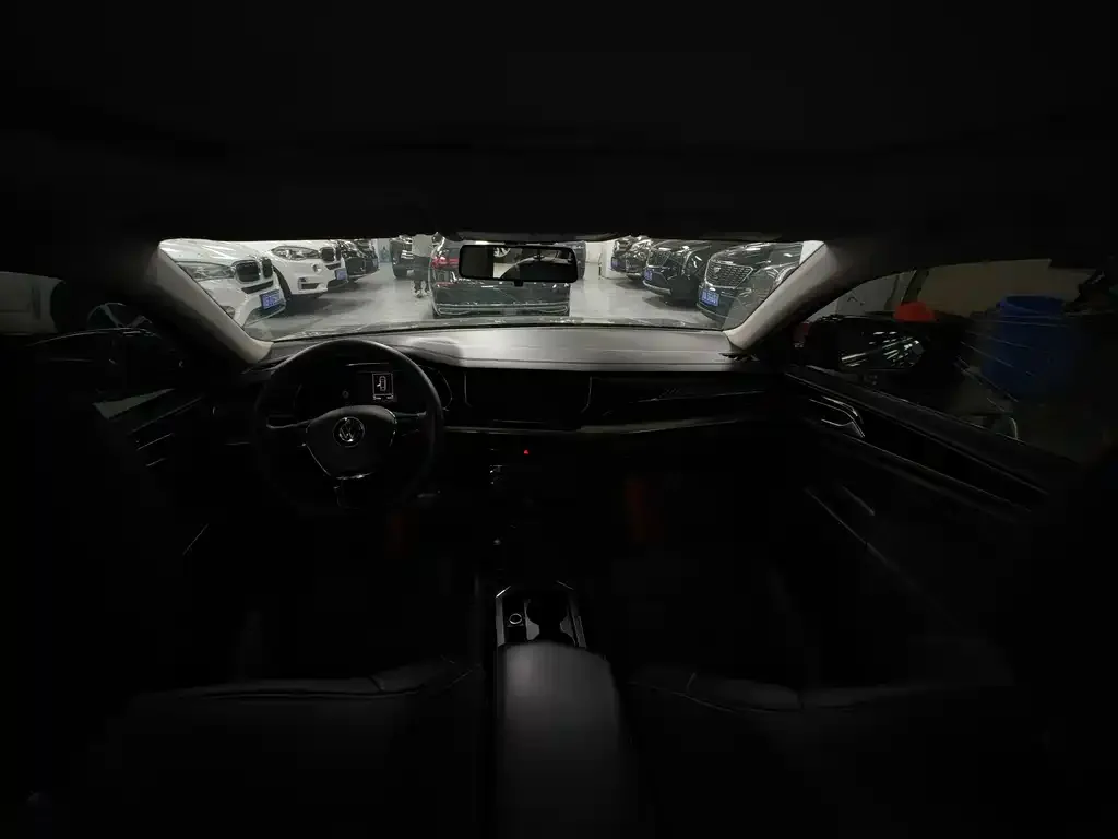 Volkswagen Passat 2021 из CN, фото 2