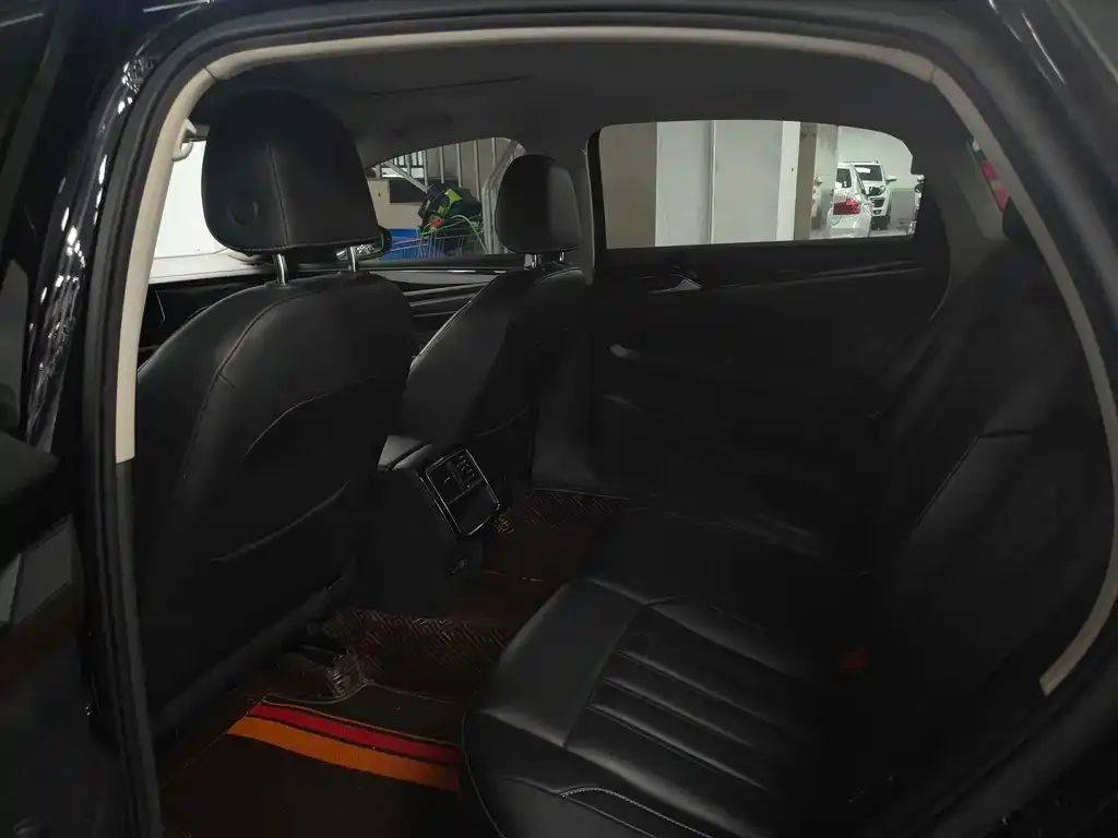 Volkswagen Passat 2021 из CN, фото 3