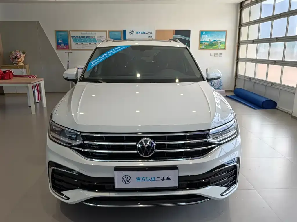 Volkswagen Tiguan L — фото 3
