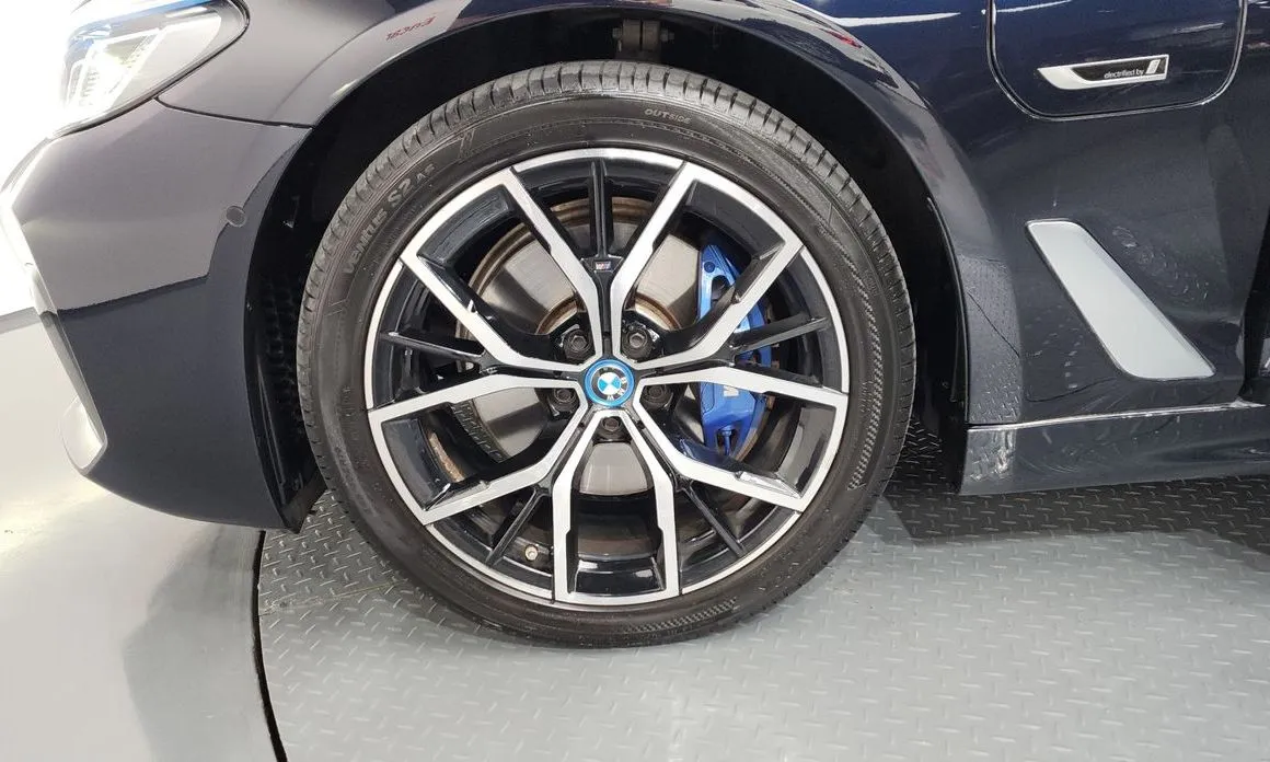 BMW 5-Series 2022 из KR, фото 10