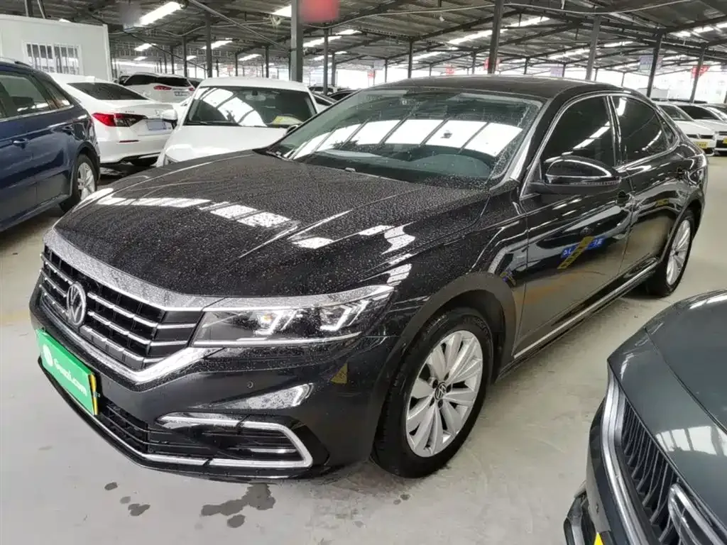 Volkswagen Passat — фото 10