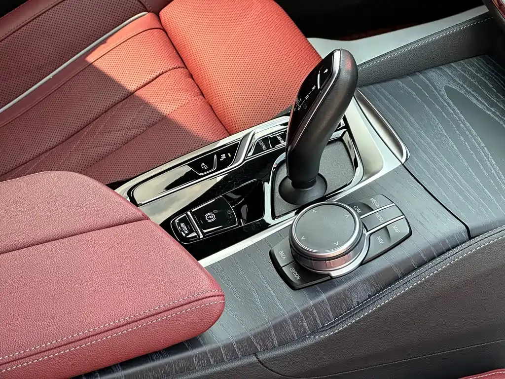 BMW 5 Series — фото 10