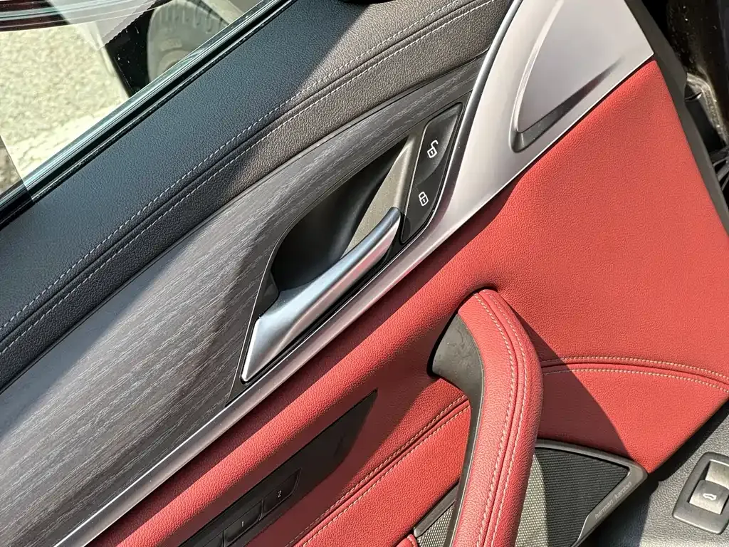 BMW 5 Series — фото 9