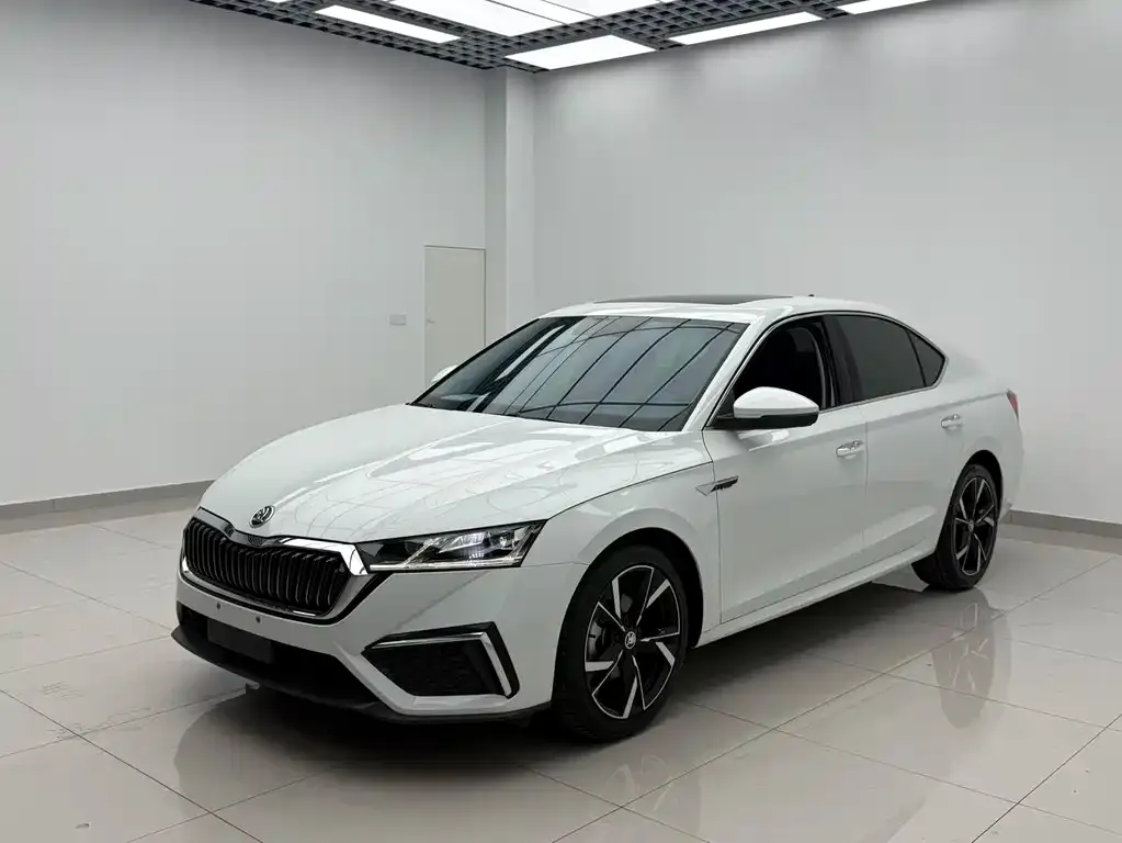Skoda Octavia — фото 1