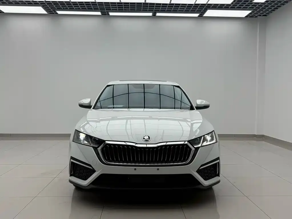 Skoda Octavia — фото 3