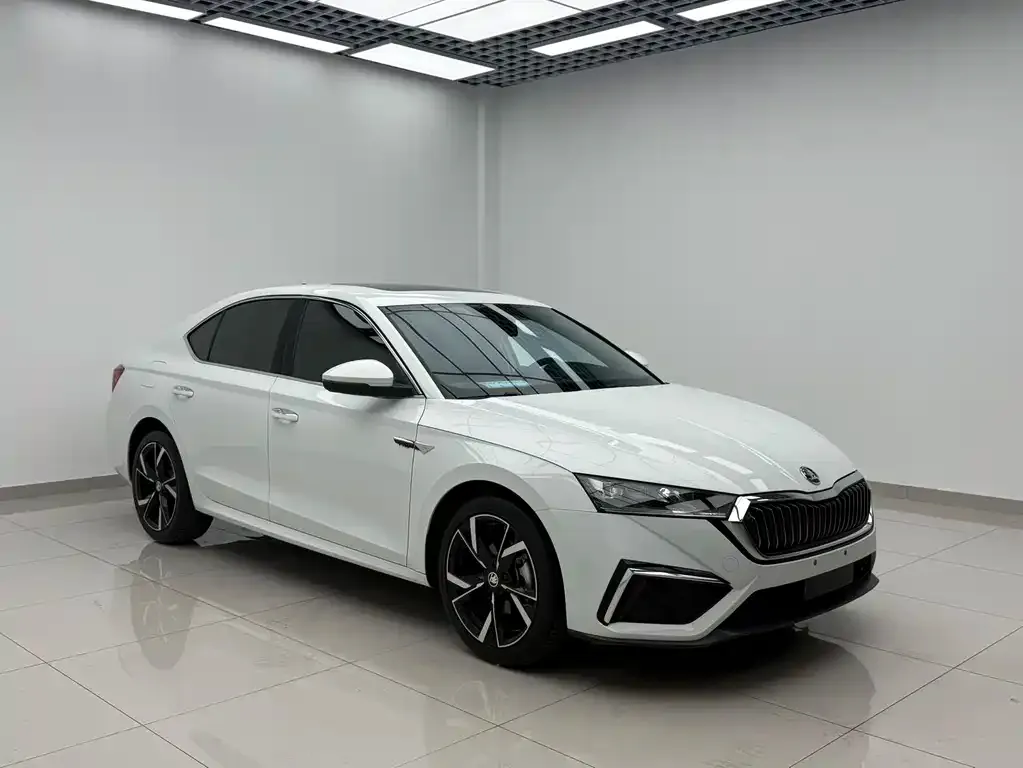 Skoda Octavia — фото 4
