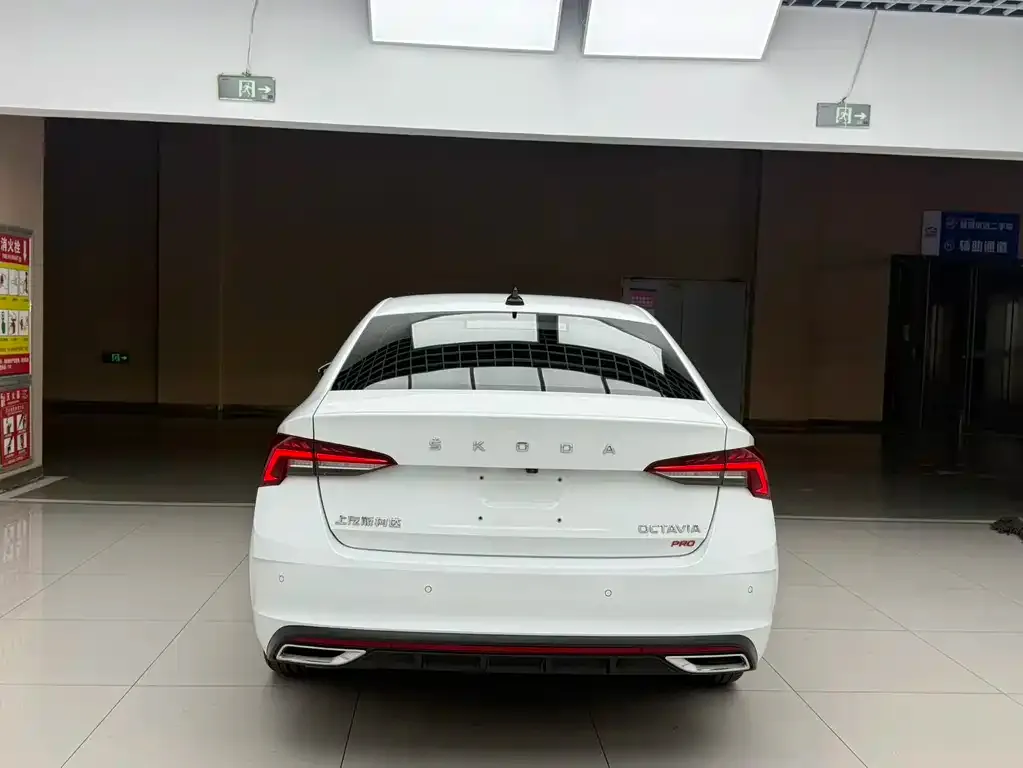 Skoda Octavia — фото 5
