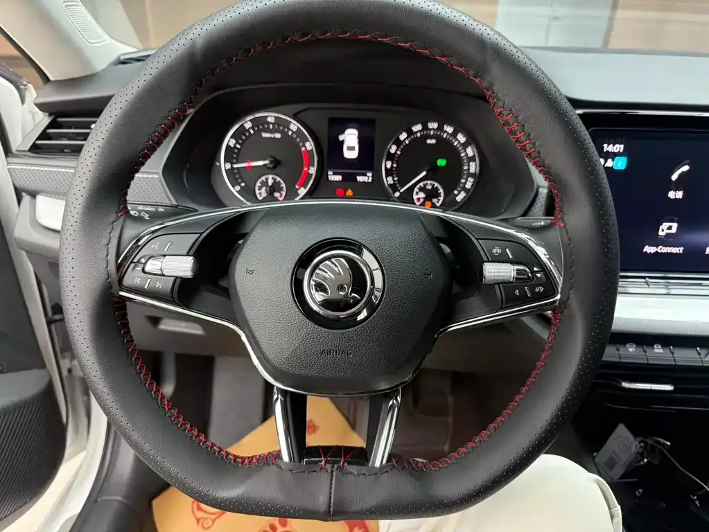 Skoda Octavia — фото 9