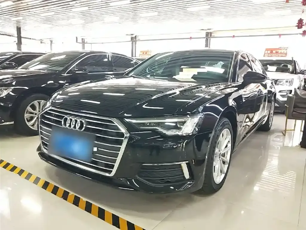 Audi A6L — фото 1