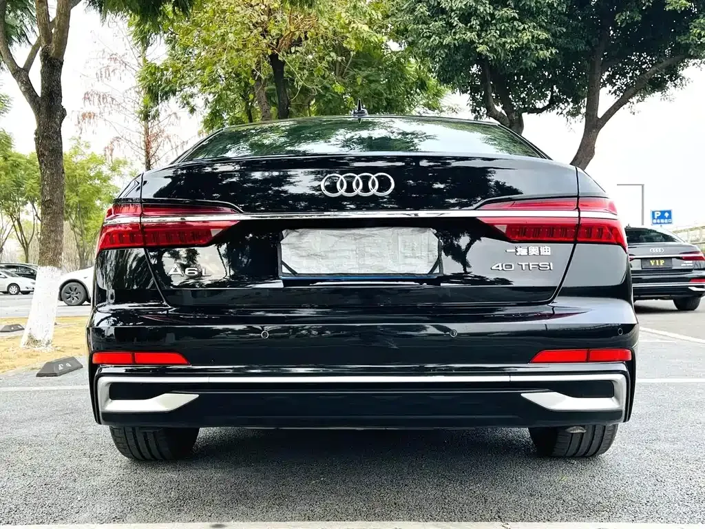 Audi A6L — фото 8