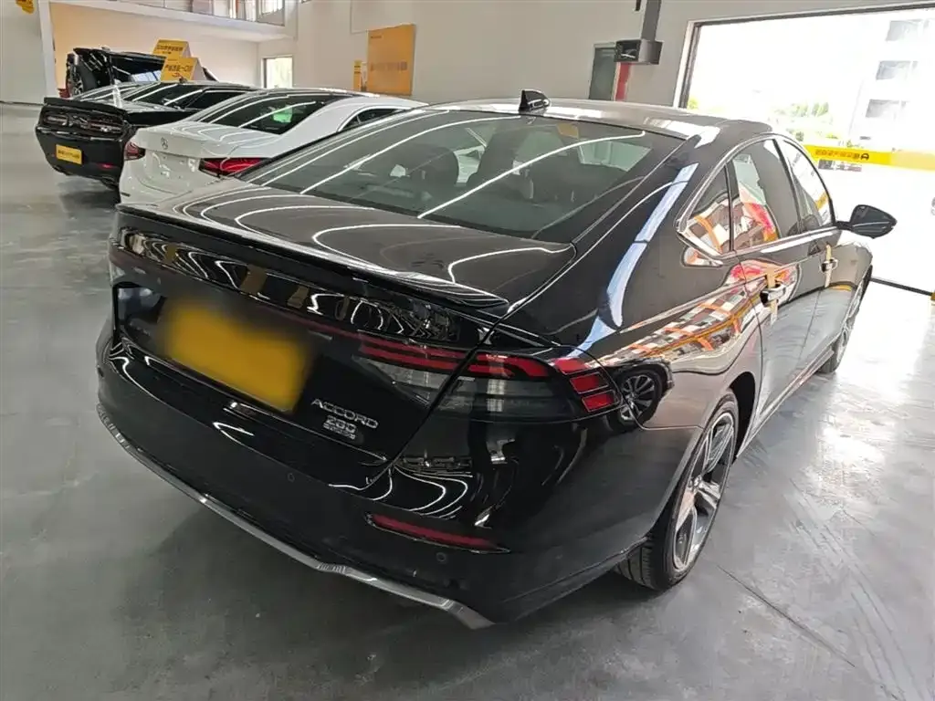 Honda Accord — фото 10
