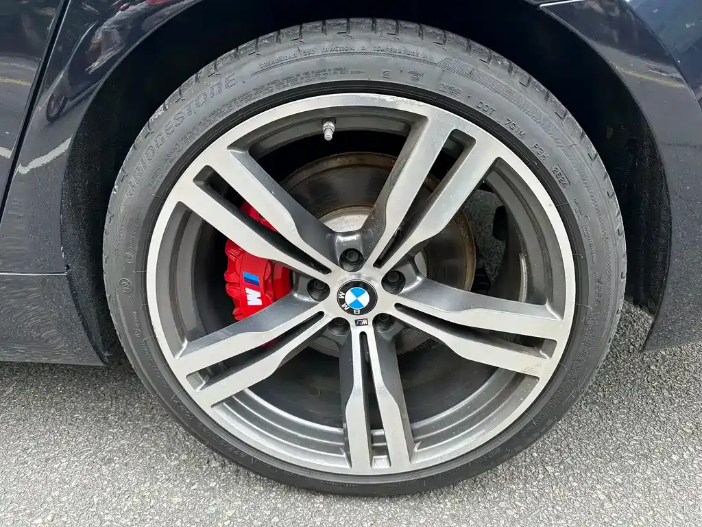 BMW 5 Series — фото 9