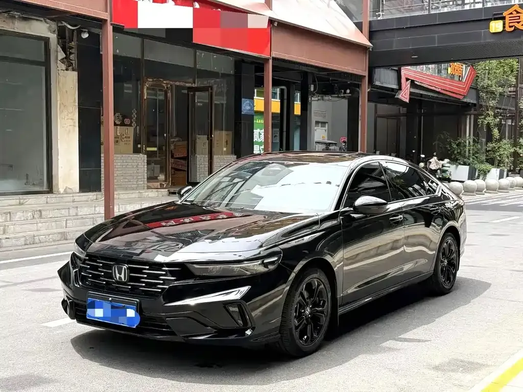 Honda Accord — фото 1