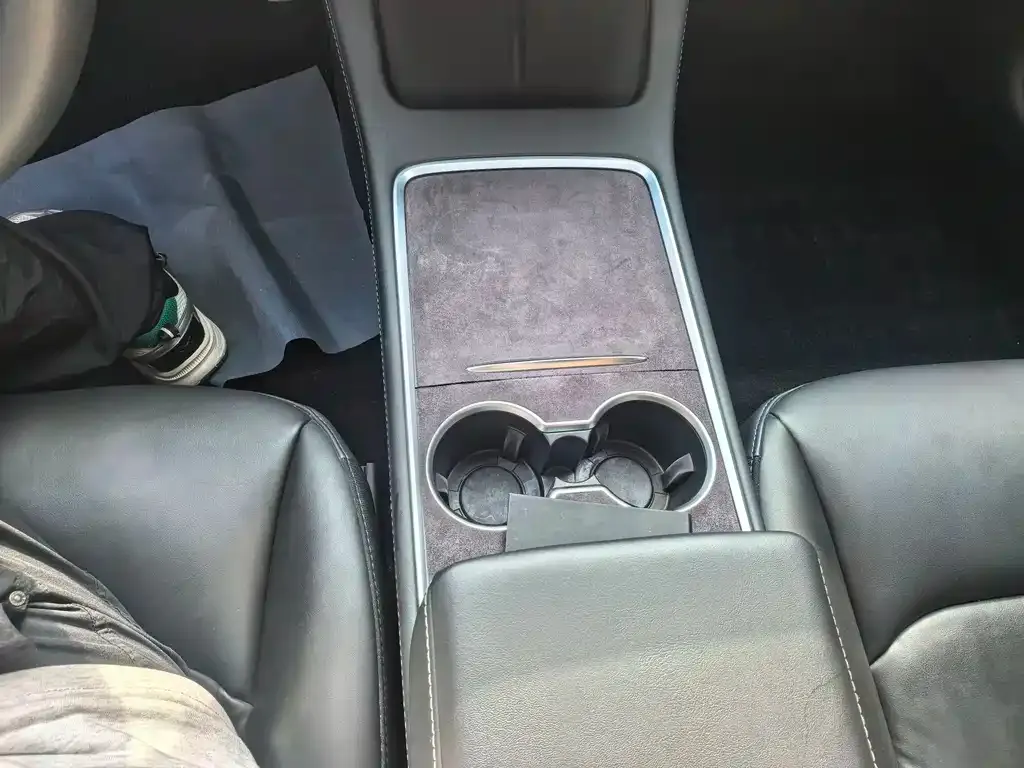 Tesla Model 3 — фото 5