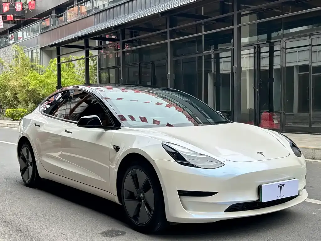 Tesla Model 3 — фото 6