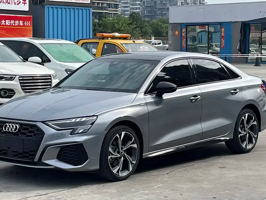 Audi A3 — фото 1