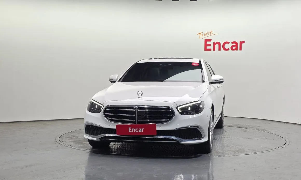 Mercedes-Benz E-Class — фото 2
