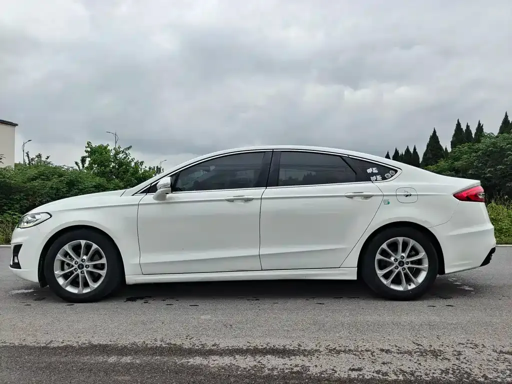 Ford Mondeo 2021 из CN, фото 3
