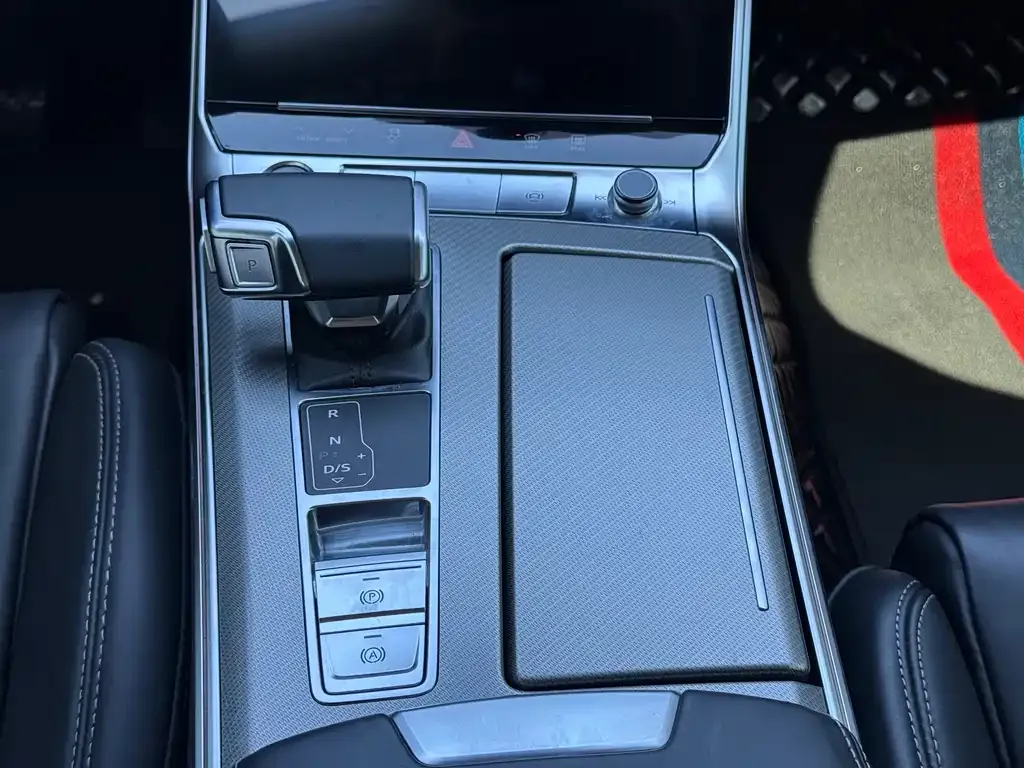 Audi A6L 2024 из CN, фото 6