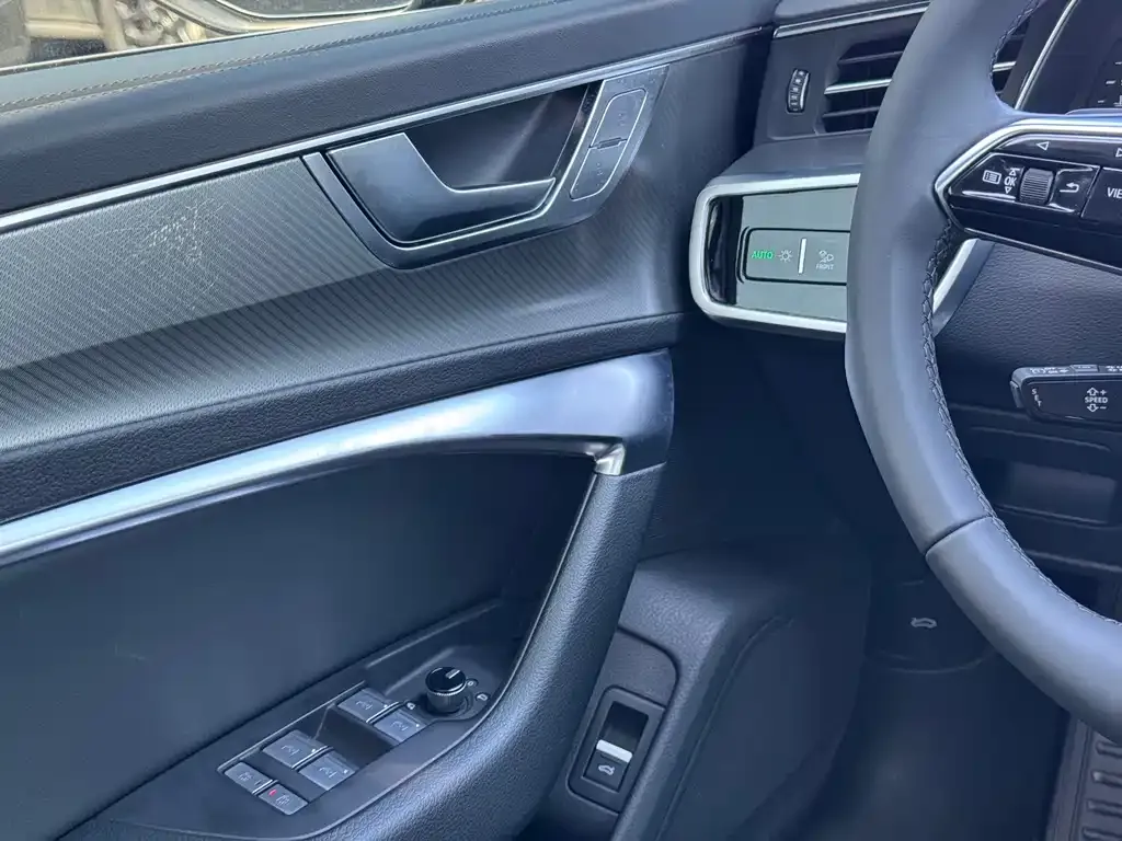 Audi A6L 2024 из CN, фото 3