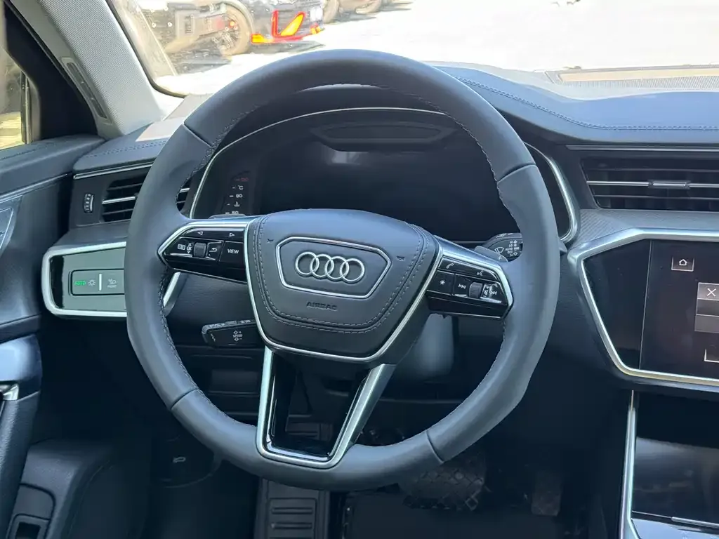 Audi A6L 2024 из CN, фото 8
