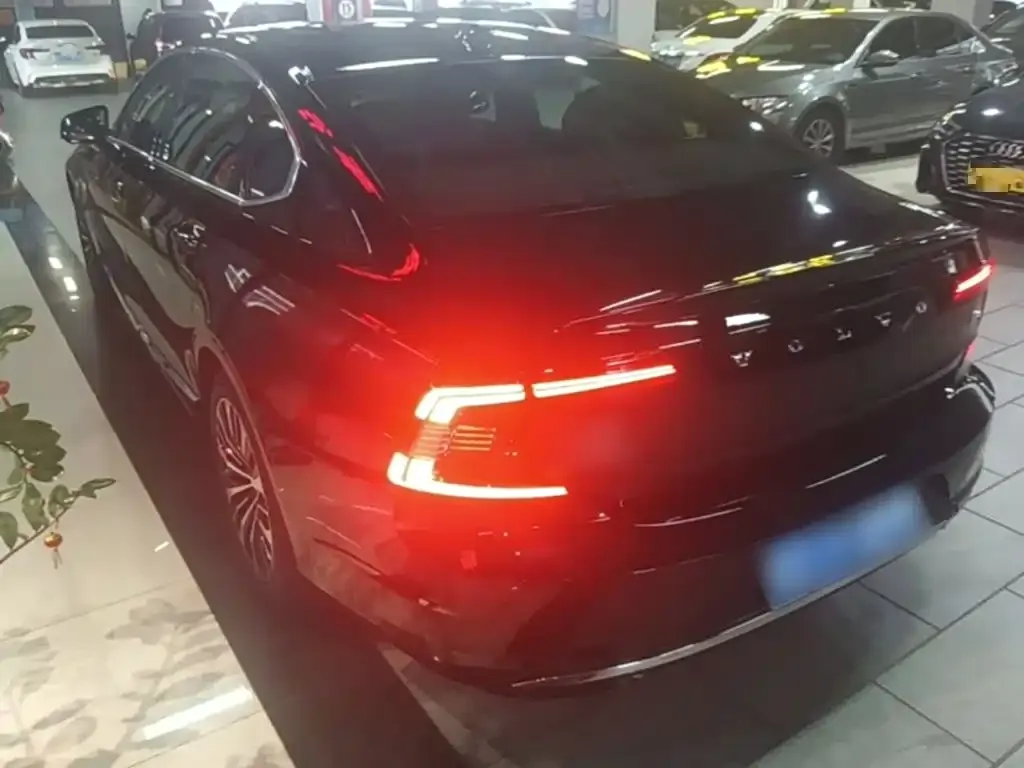Volvo S90 — фото 4