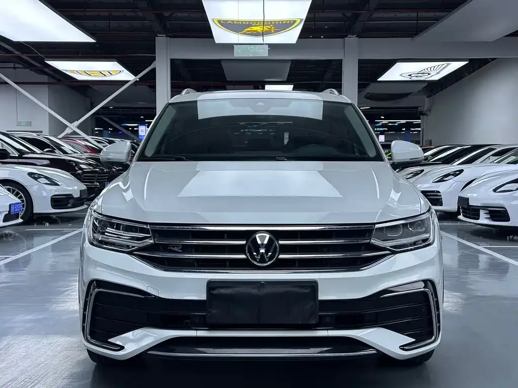 Volkswagen Tiguan L — фото 7