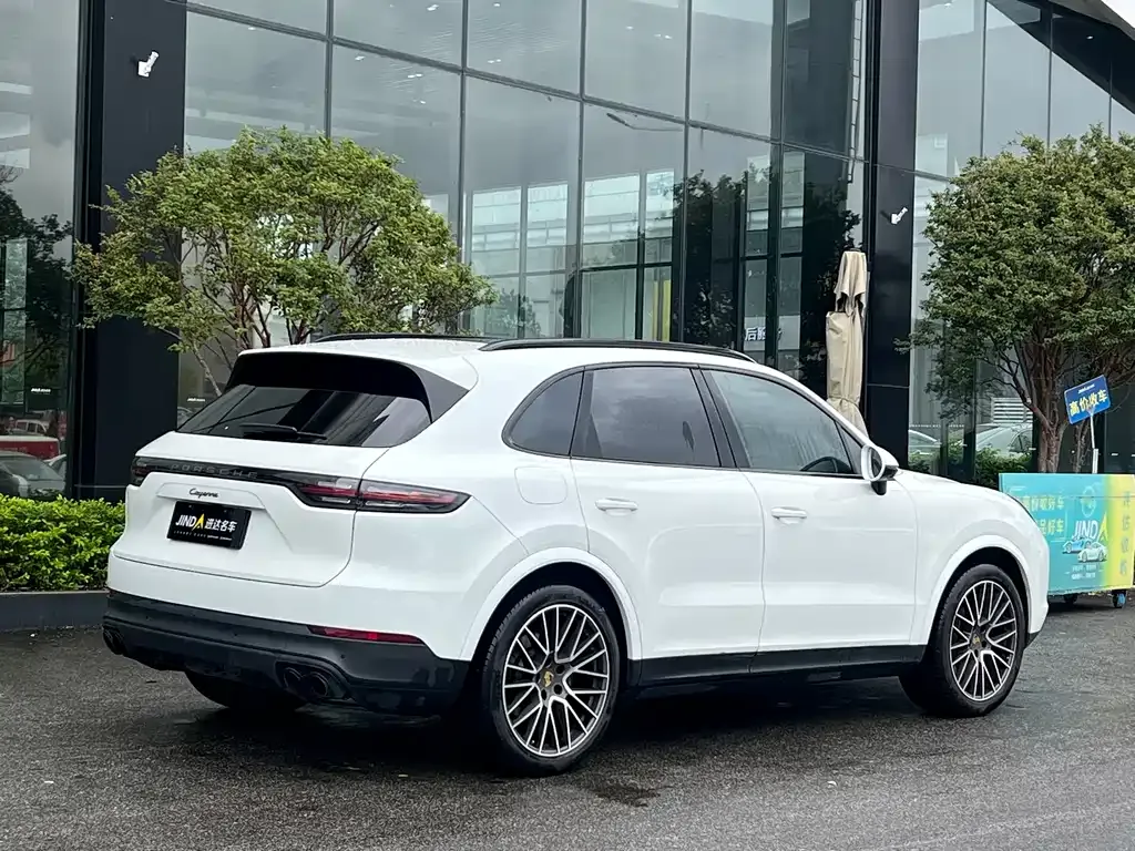 Porsche Cayenne — фото 10
