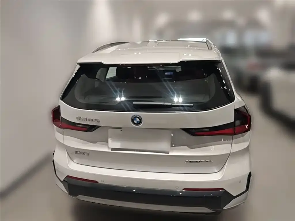 BMW iX1 2024 из CN, фото 6