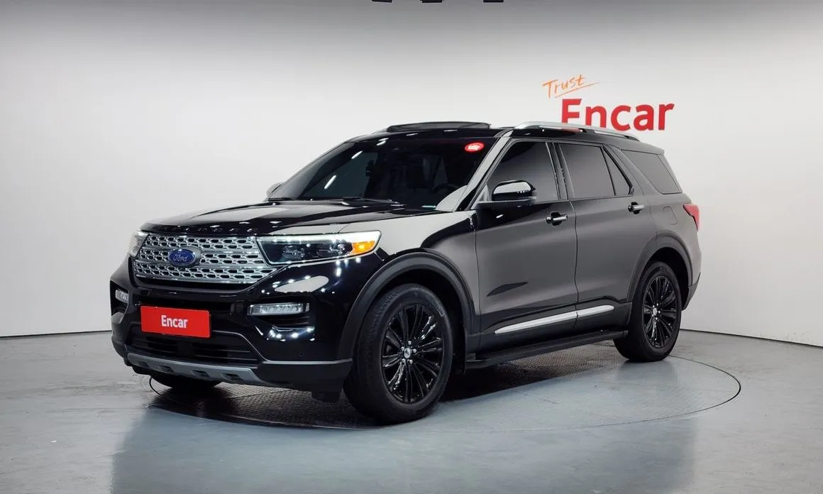 Ford Explorer — фото 1