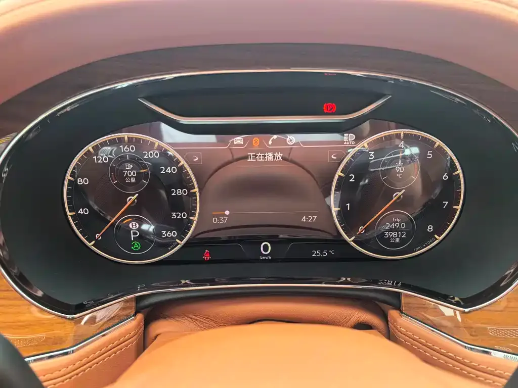 Bentley Flying Spur — фото 10