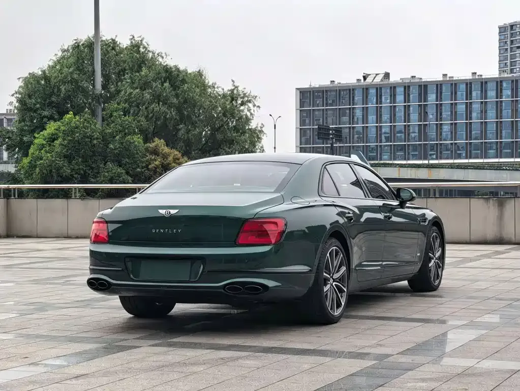 Bentley Flying Spur — фото 9