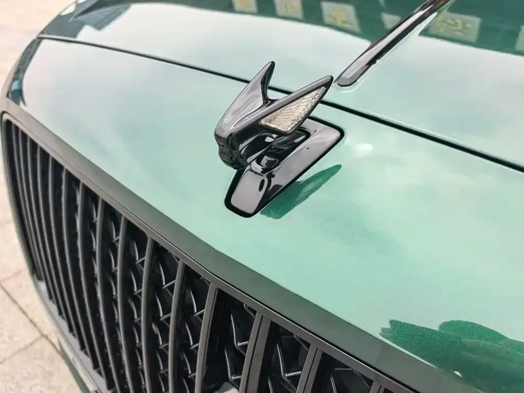 Bentley Flying Spur — фото 2