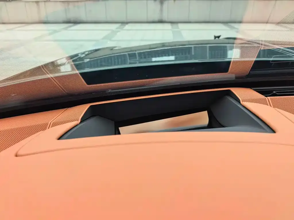 Bentley Flying Spur — фото 7