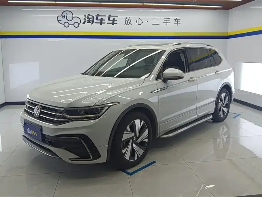 Volkswagen Tiguan L — фото 1