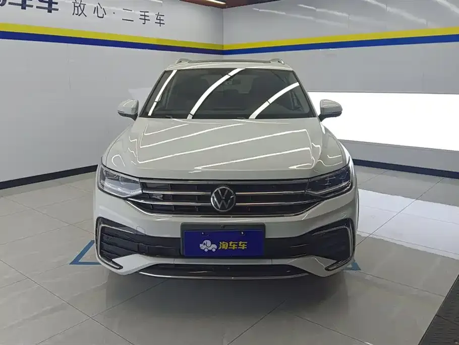 Volkswagen Tiguan L — фото 3